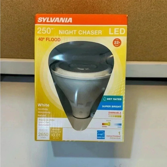 SYLVANIA PAR38 Night Chaser LED Light Bulb 250W - Picture 14 of 14